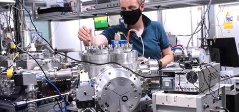 Picture: Ultra-broadband laser generation from 1.75µm light in a hollow-core fibre, at the Artemis Facility.
